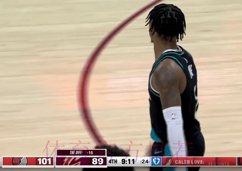 乐福控球发动反击 弧顶撤步三分得手