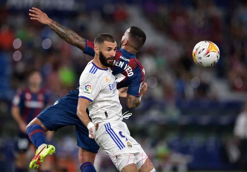 西甲-本泽马维尼修斯两人双响 皇马4-1瓦伦西亚 西甲-本泽马维尼修斯两人双响 皇马4-1瓦伦西亚